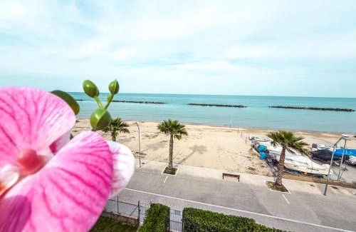 Cupra Marittima Apartment | Villetta Duplex Emirati Fronte Mare Rif A781