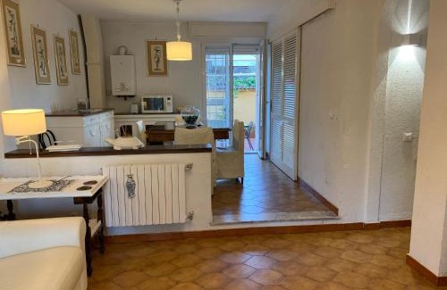 Anzio House | Villino a 300 mt dal mare - A solo un'ora di treno dal centro di Roma