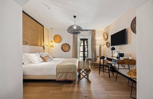 Marbella City Centre Hotel | VILLTAK La Plaza