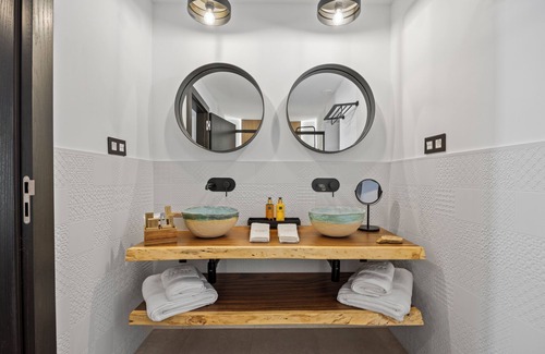 Marbella City Centre Hotel | VILLTAK La Plaza