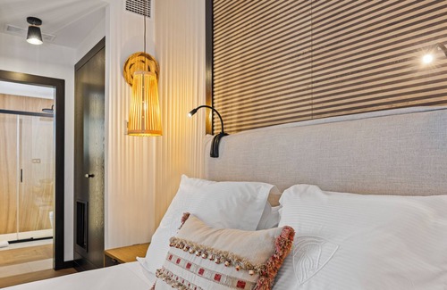 Marbella City Centre Hotel | VILLTAK La Plaza