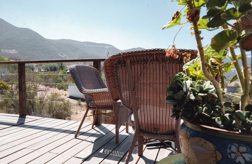 San Antonio de las Minas Ski Chalet | Viña Calabria Paloma Upscale King Chalet with Baranda