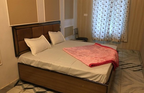 Mathura Hotel | Vinayak Palace