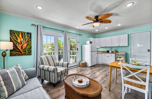 Siesta Key Village House | Vinca | Great Location in Siesta Key Village w/Heated Pool, Walk to Beach!