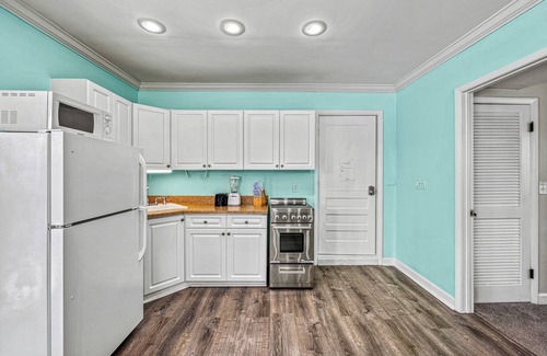 Siesta Key Village House | Vinca | Great Location in Siesta Key Village w/Heated Pool, Walk to Beach!