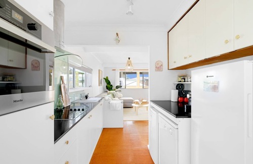 Vincentia House | Vincentia Beach Bungalow Your Coastal Escape