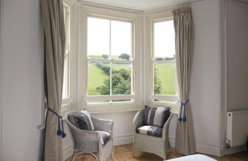 Burgh Island House | Vine House, Bantham in South Devon near to beach in peaceful rural location