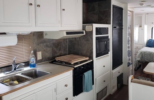 Kemblesville House | Vineyard Getaway!