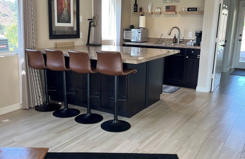 Fallbrook House | Vineyard Retreat-Private Guest home