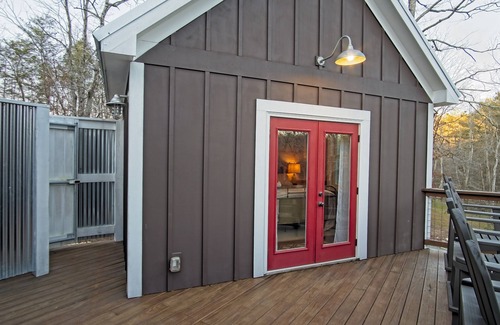 Ellijay Cabin | Vineyard Waterfall Cabin+Free Tasting on Turkey Creek