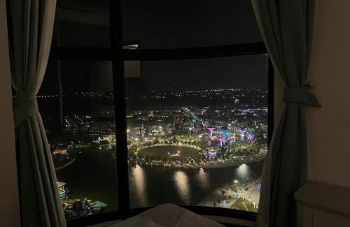 District 9 Apartment | Vinhomes Grand Park 2BR Chillin Home Best Vieww