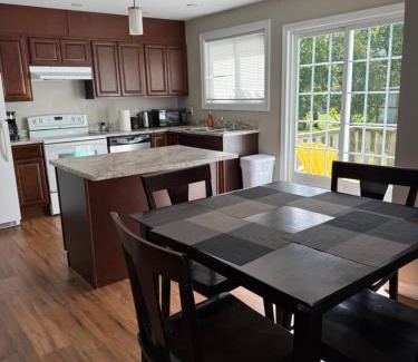 Terra Nova Apartment | Vinnecomb Apartments - Upper Floor - 3 Bedroom