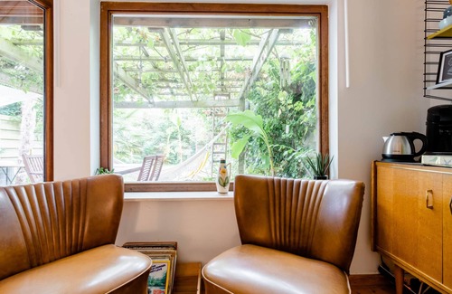 Ghent House | Vintage and botanical house with hot tub, sauna and bikes