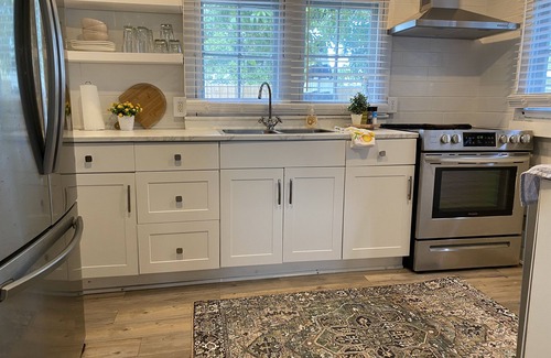 Vero Beach Cottage | Vintage Beach Cottage with Cozy Vibes and cute Separate Casita. Pet Friendly!
