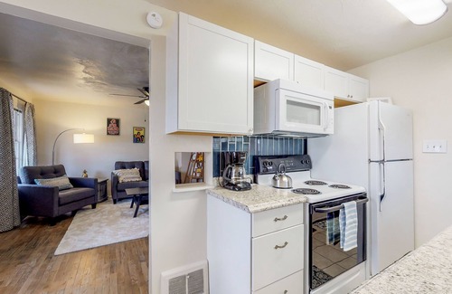 Twin Falls Apartment | Vintage Casita 2 Bedroom, Pet Friendly!