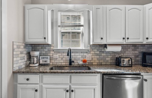 North Chattanooga House | Vintage Charm, Modern Living, 5 minutes to downtown Chattanooga