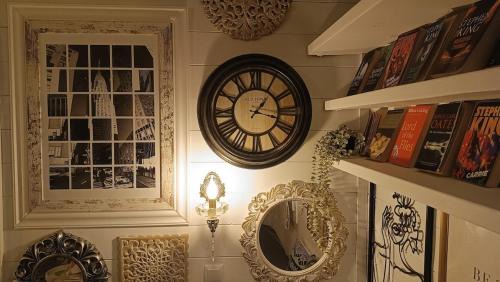 Thermaikos House | VINTAGE cottage by the sea