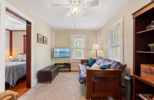 Old Seminole Heights House | Vintage Cottage & Modern Touches