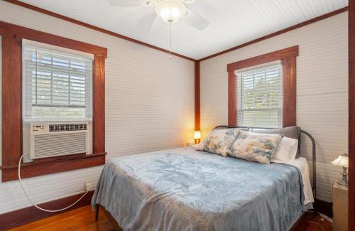 Old Seminole Heights House | Vintage Cottage & Modern Touches