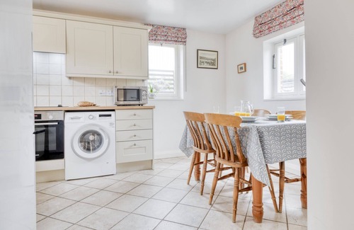 Shellingford Cottage | Vintage Family Barn Conversion near Faringdon - Punch Barn