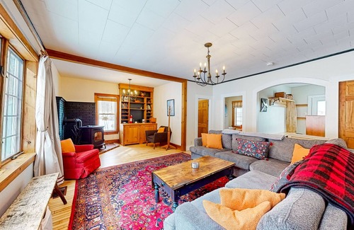 Jay House | Vintage Farmhouse with Private Hot Tub/Seasonal Pool, Patio, & High-Speed WiFi