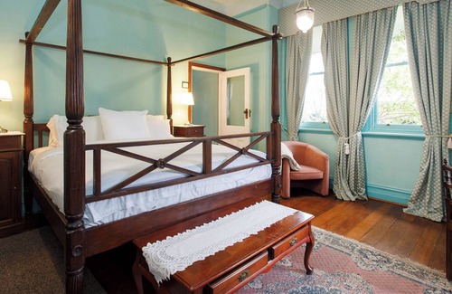 South Fremantle Cottage | Vintage Haven - Close to South Beach