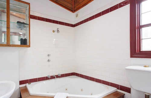 South Fremantle Cottage | Vintage Haven - Close to South Beach