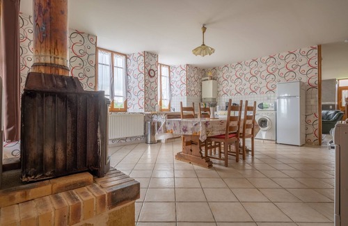Nouart House | Vintage Holiday Home in Nouart