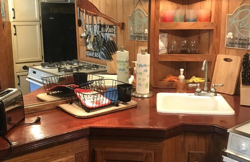 Westlake Boat Rental | Vintage Houseboat getaway!