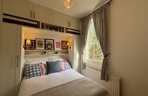 De Beauvoir Apartment | Vintage-Inspired 1BD Flat in De Beauvoir Town