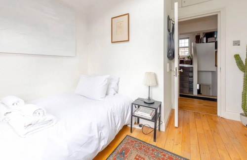 Hackney Downs Apartment | Vintage Inspired Flat in Stoke Newington