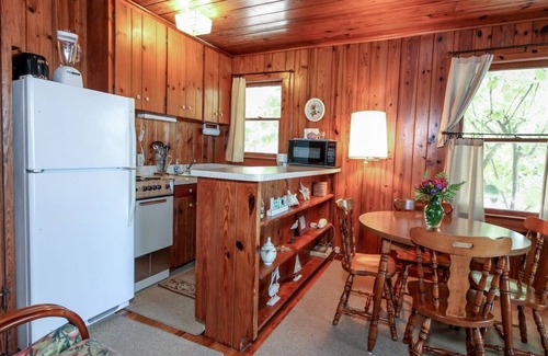 Holmes Beach Cottage | Vintage Island Cottage on the Beach- Sunset Views - Bamboo Apts. C1