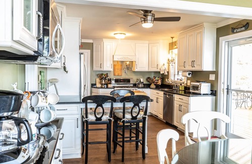 Mayhew House | Vintage lake charm with main channel views!