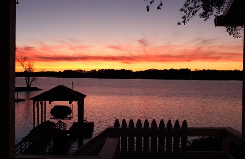 Mayhew House | Vintage lake charm with main channel views!