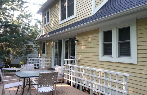 Michigan City Cottage | Vintage Lake Michigan Beach Cottage: 4br+loft,3ba-Sleeps 17