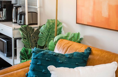 Woodbine Apartment | Vintage Modern Apartment in the Heart of Nashville
