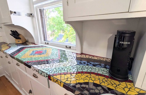Union Park Apartment | Vintage modern craftsman charmer - upper level duplex close to everything