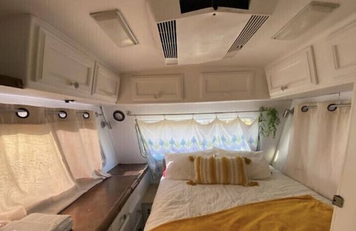 Bethel-Danebo House | Vintage Motorhome/RV + WiFi