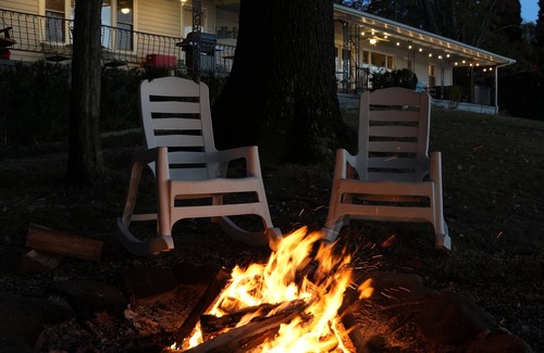Spring City Cabin | Vintage Mountain Lake Cabin w/Huge Dock - camp vibes, privacy, family friendly!