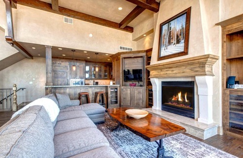 Park City House | Vintage On The Strand 4 Bedrooms VIN-17 by KBM