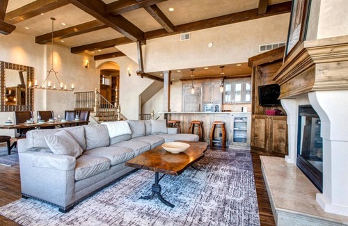 Park City House | Vintage On The Strand 4 Bedrooms VIN-17 by KBM