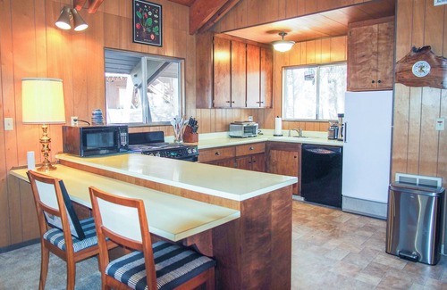 Soda Springs Ski Chalet | Vintage Pines Chalet: Cozy 3-bedroom home in lovely Soda Springs