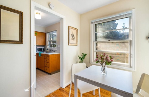 Richmond Apartment | Vintage Portland Apartment in the Heart of SE w/On-Site Laundry!