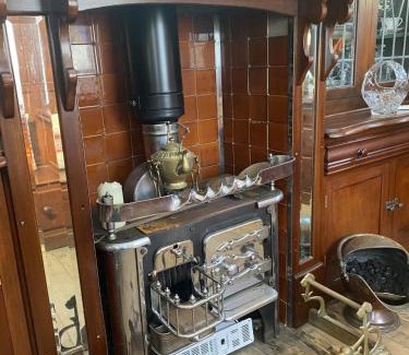 Turnchapel House | Vintage Showman's Wagon For Two Close to Beach