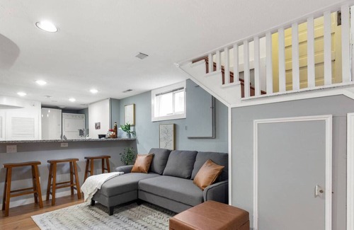 Hough House | Vintage Suite With Modern Touches Throughout!