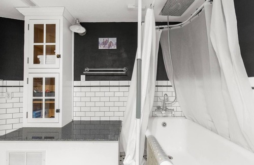 Hough House | Vintage Suite With Modern Touches Throughout!
