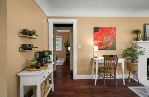Olympia House | Vintage Vibes - 8 Guests 1628sf