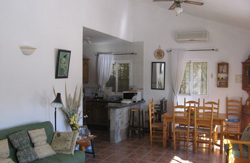 Vinuela House | Vinuela, Andalucia. House to Rent. 400 per Week, 2 Beds, Cortijos Romero,