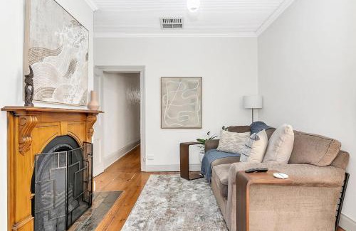 Parkside House | 'Violet Cottage' An Idyllic Urban Oasis for Two
