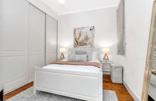 Parkside House | 'Violet Cottage' An Idyllic Urban Oasis for Two